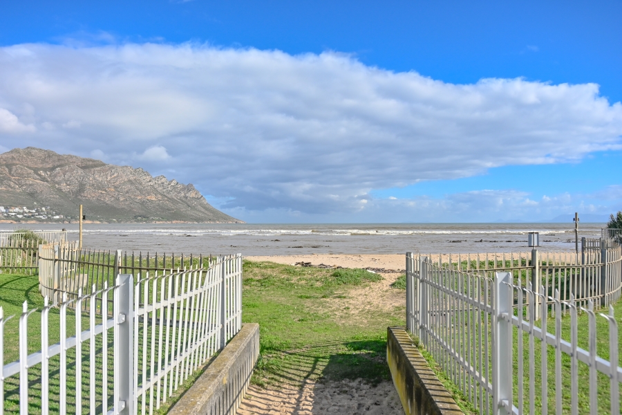 2 Bedroom Property for Sale in Harbour Island Western Cape